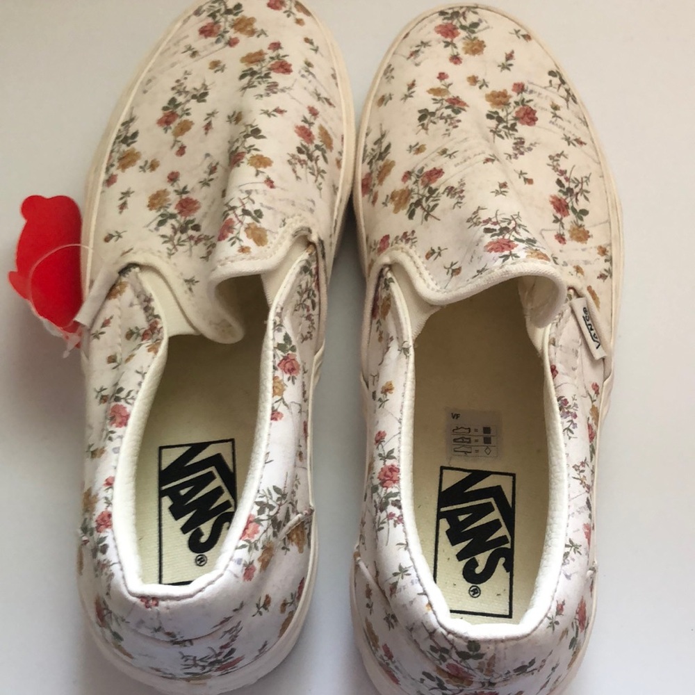 Ban floral slip on sneakers